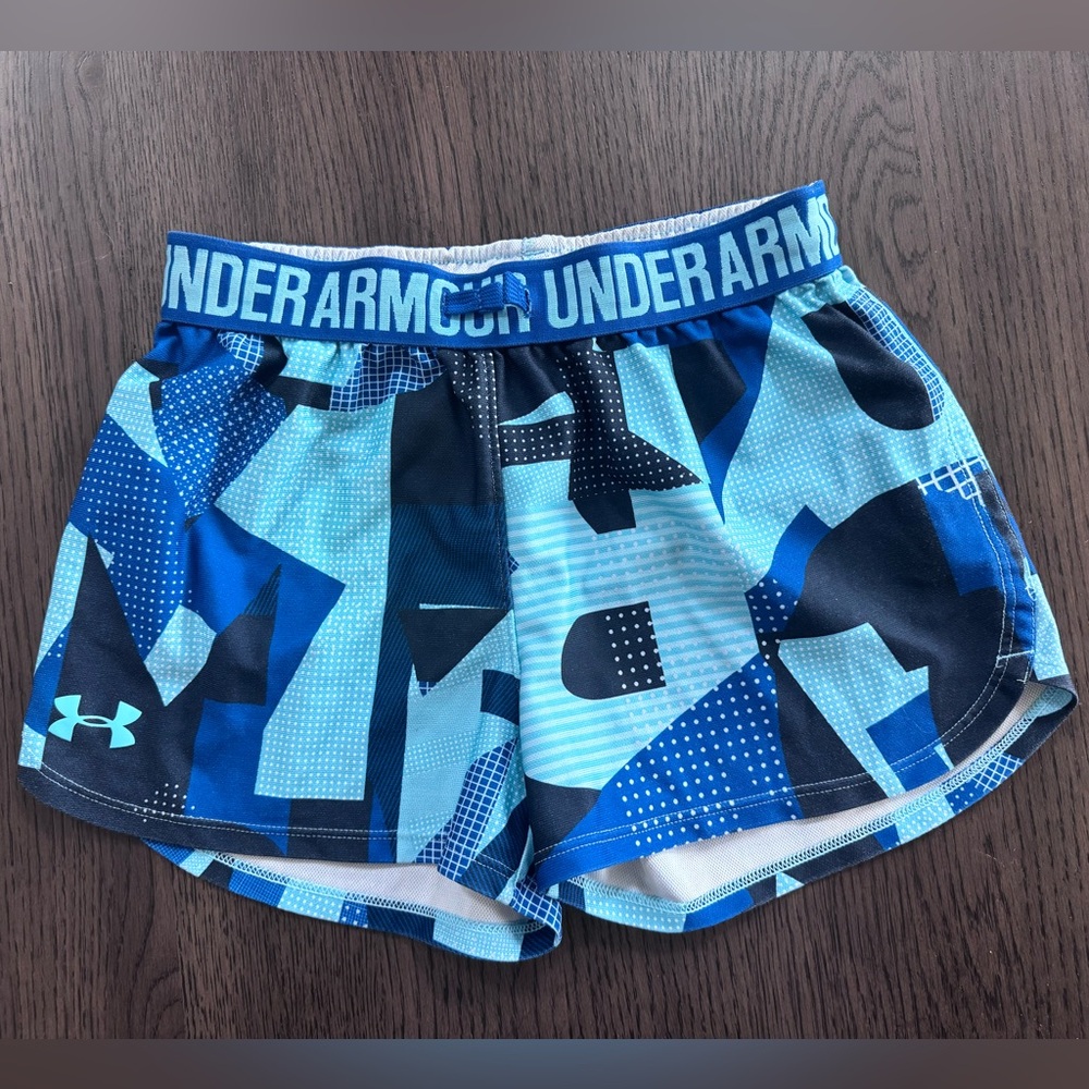 Girls Youth Medium Under Armour Athletic Shorts in Blue